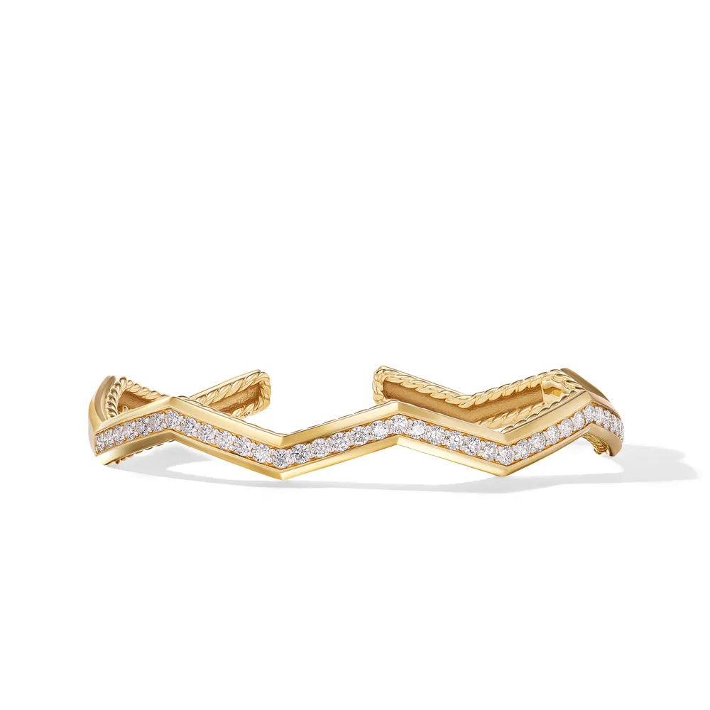 18-karat yellow gold • Pavé-set diamonds, 1.48 total carat weight • Bracelet, 5mm • Hinge opening-
